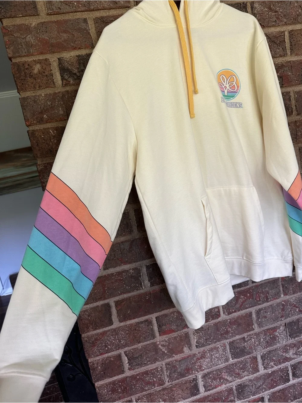 Busch Gardens Retro Rainbow Stripe Hoodie Cream Pastel Yellow Large Theme Park